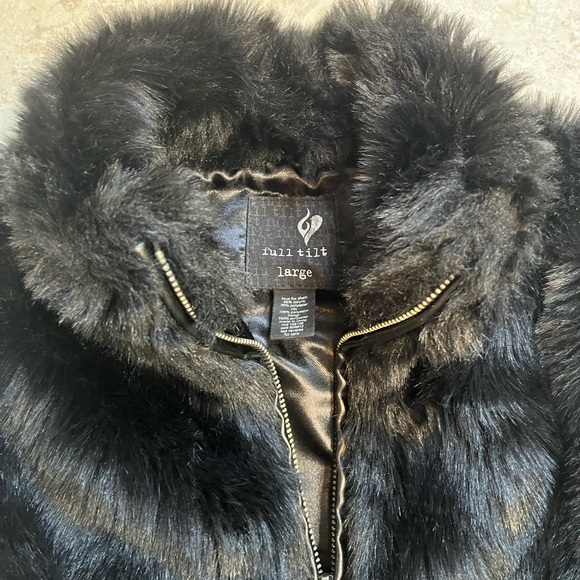 Fuzzy Sleeveless Vest - Picture 2 of 5